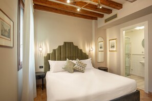 Down duvets, minibar, desk, laptop workspace - Daplace - Antica Casa Coppo 1 (Venice)