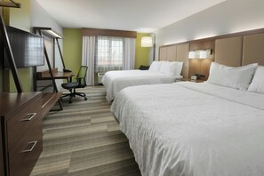 Desk, iron/ironing board, cribs (free), rollaway beds (free) - Holiday Inn Express Hotel & Suites Magnolia-Lake Columbia by IHG (Magnolia)