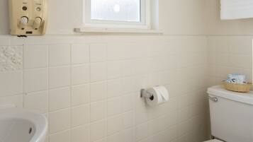 Chambre Standard, 2 grands lits | Salle de bain