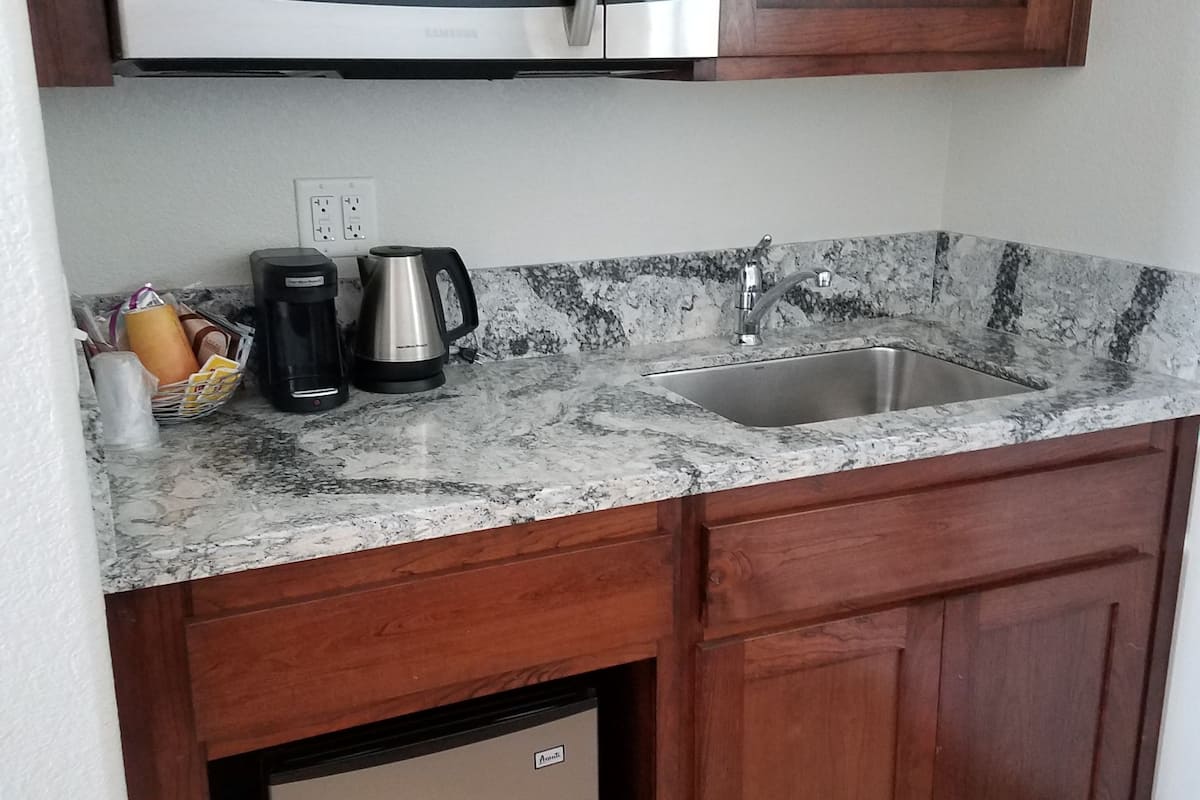 coffee/tea maker, electric kettle