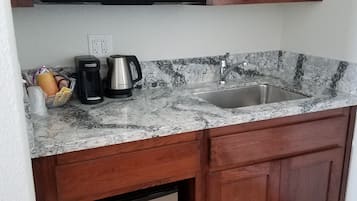 Coffee/tea maker, electric kettle