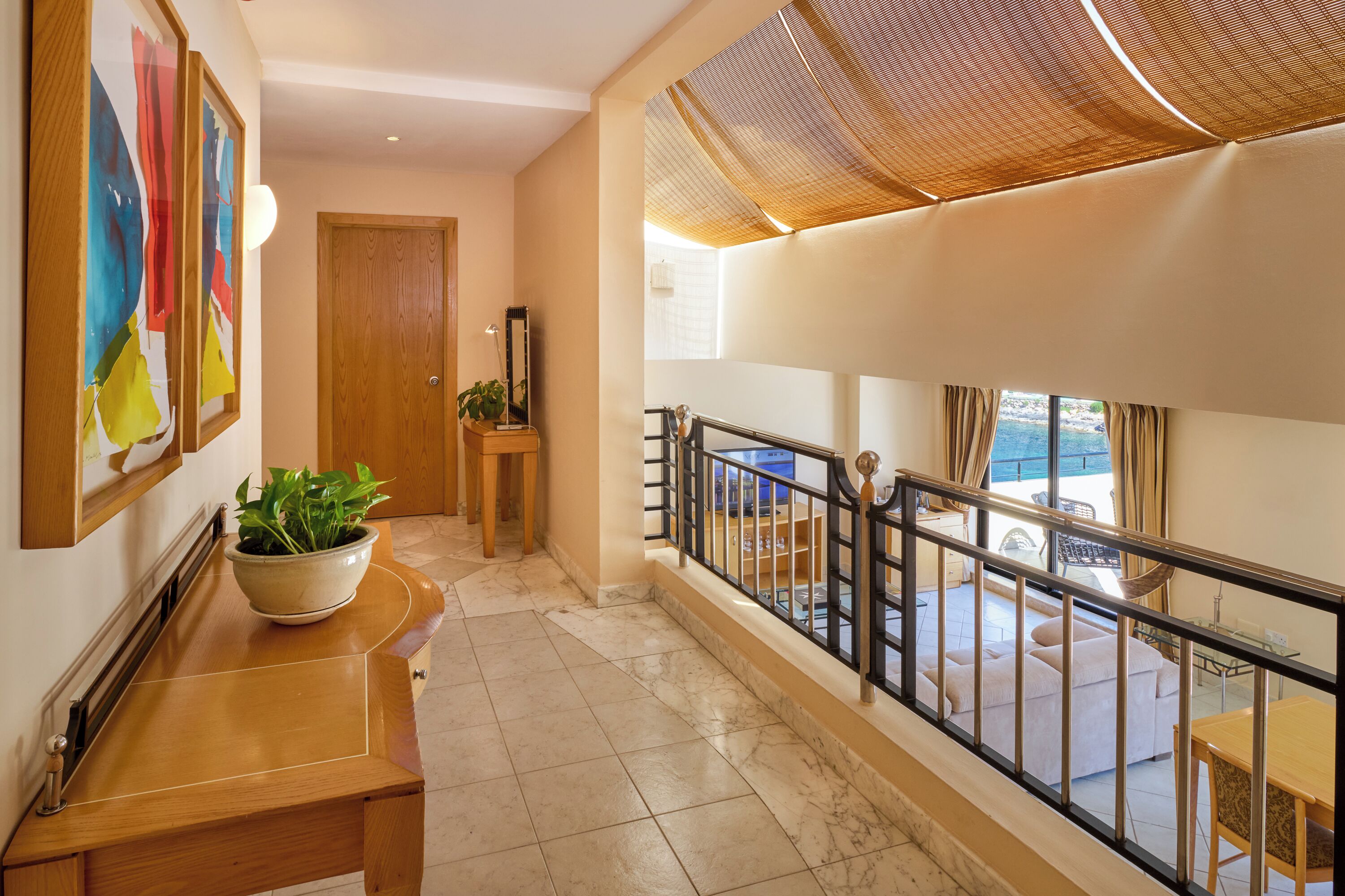 deluxe suite, sea view | 1 bedroom, hypo-allergenic bedding, in-room safe, desk