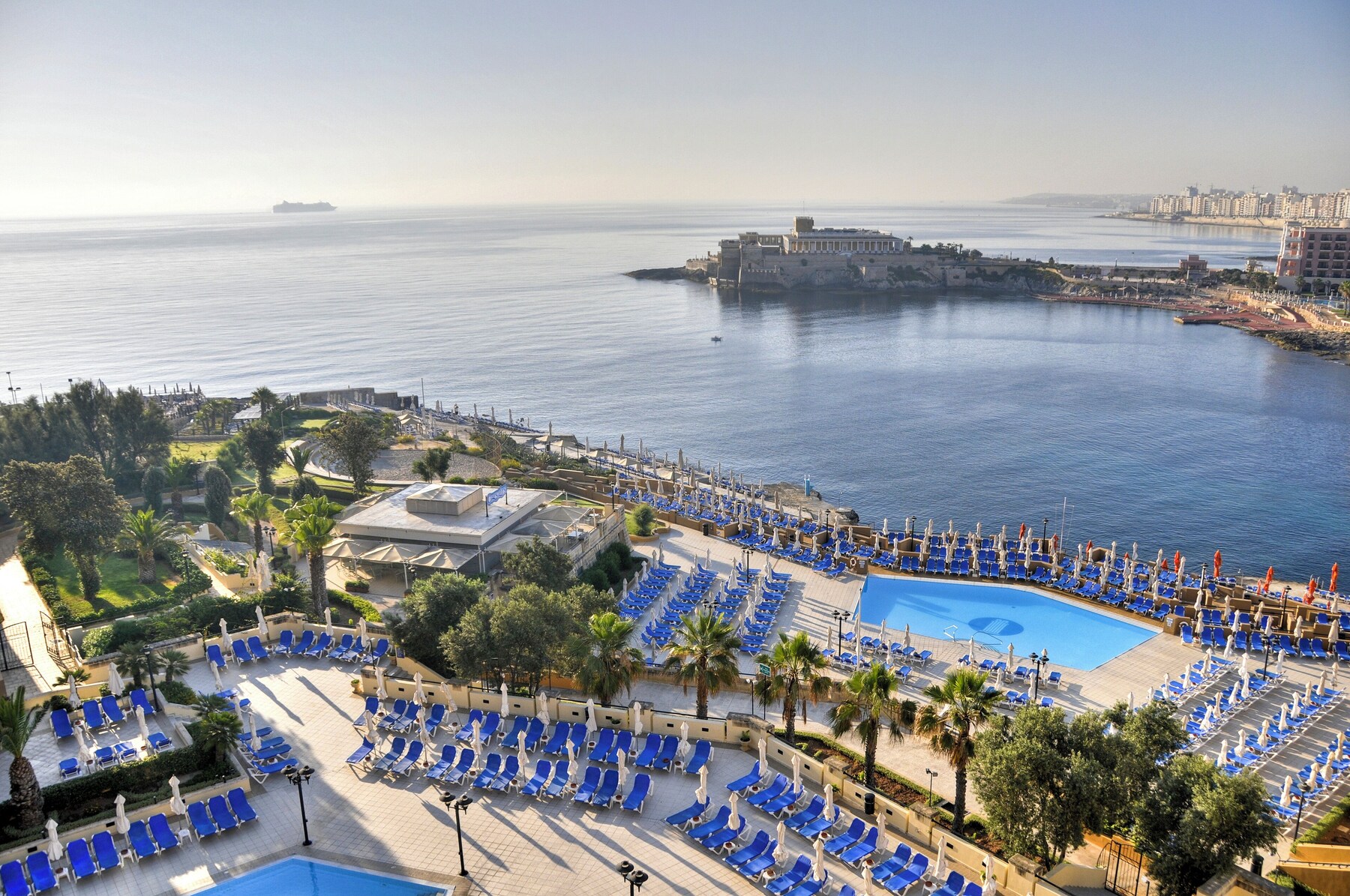 Indoor pool, 2 outdoor pools, pool umbrellas, pool loungers