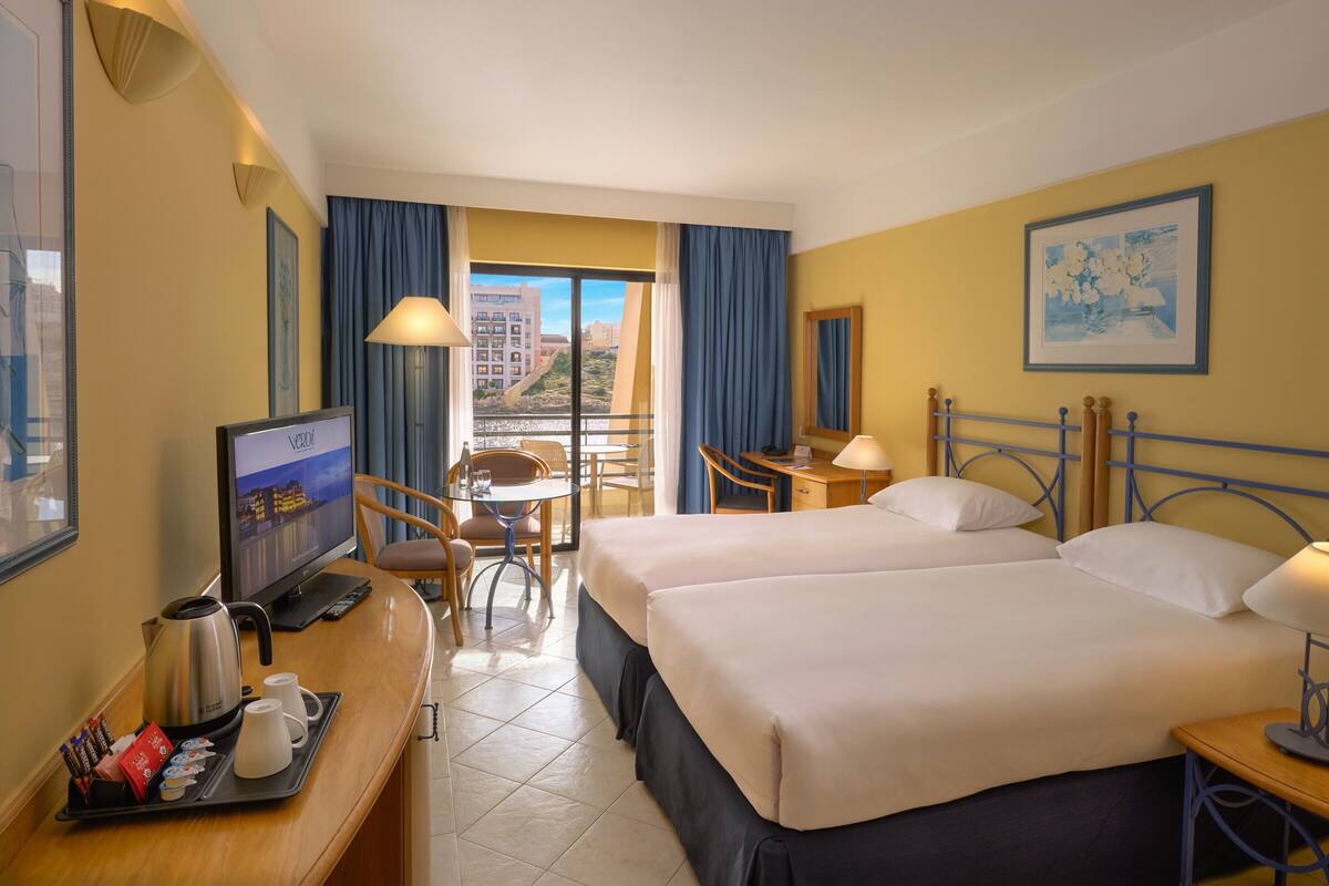 Superior Twin Room, 2 Single Beds, Sea View | Hypo-allergenic bedding, in-room safe, desk, blackout curtains