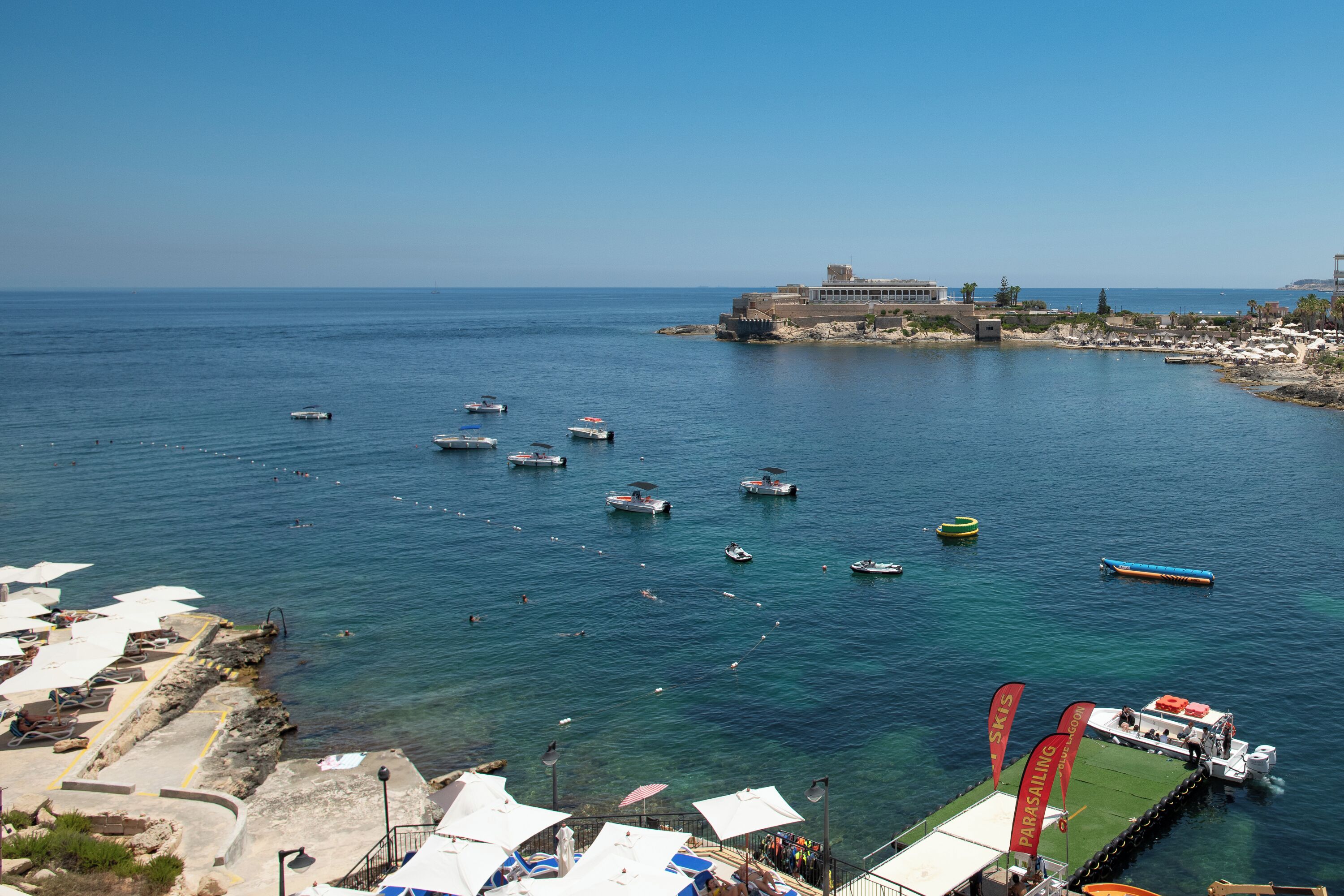 superior room, 1 queen bed, sea view | 1 bedroom, hypo-allergenic bedding, in-room safe, desk