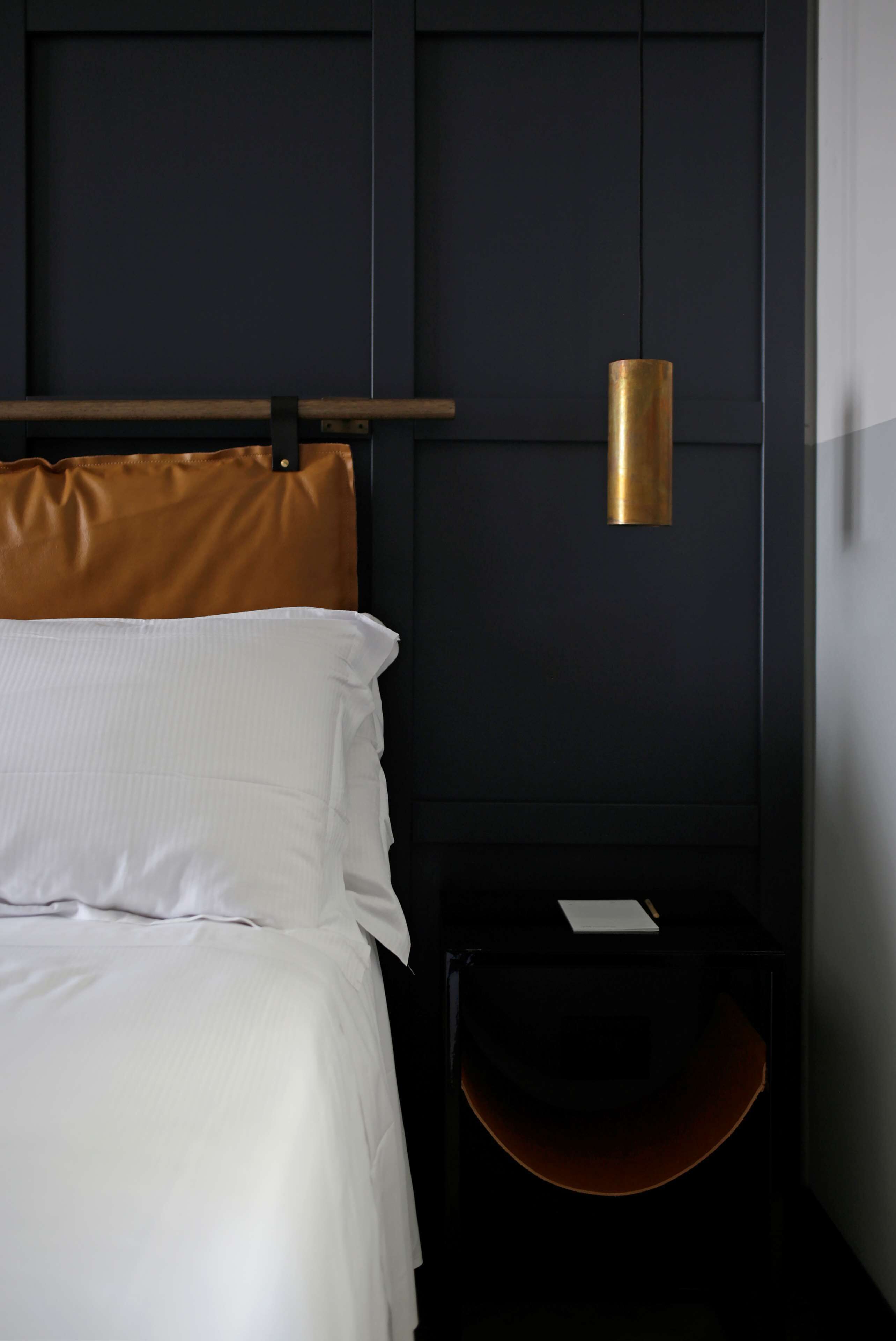 single room | minibar, in-room safe, individually decorated, individually furnished