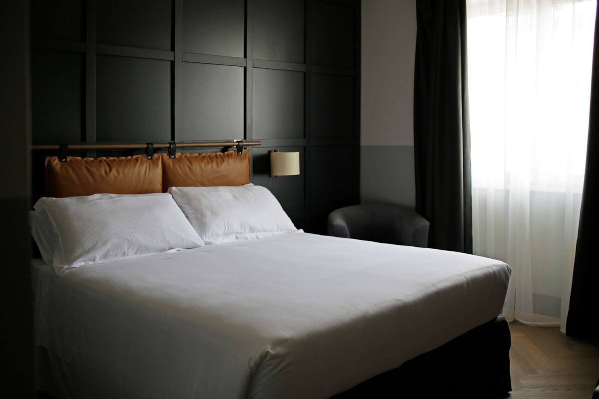 Minibar, in-room safe, desk, soundproofing