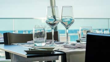 Phục vụ bữa sáng