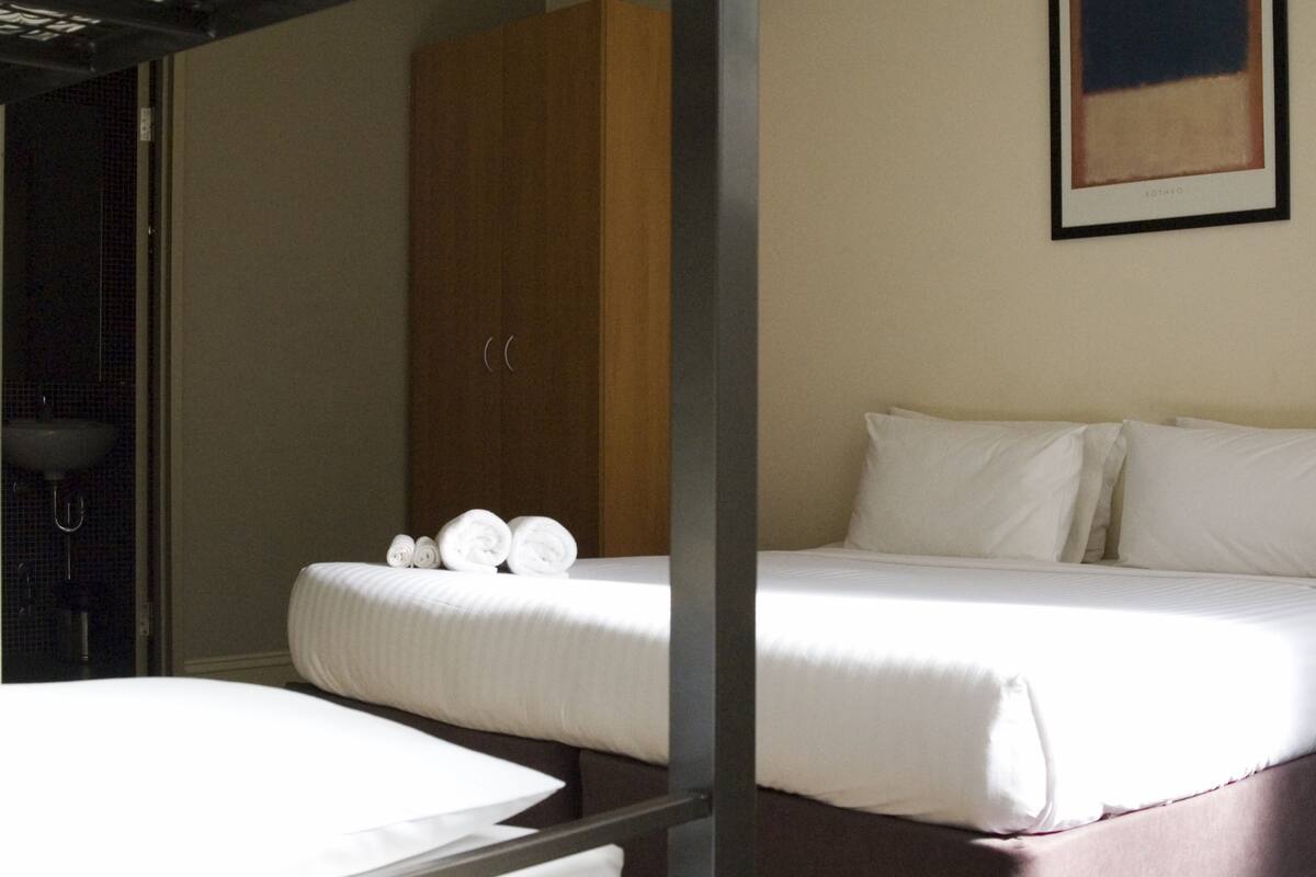 Trio Room