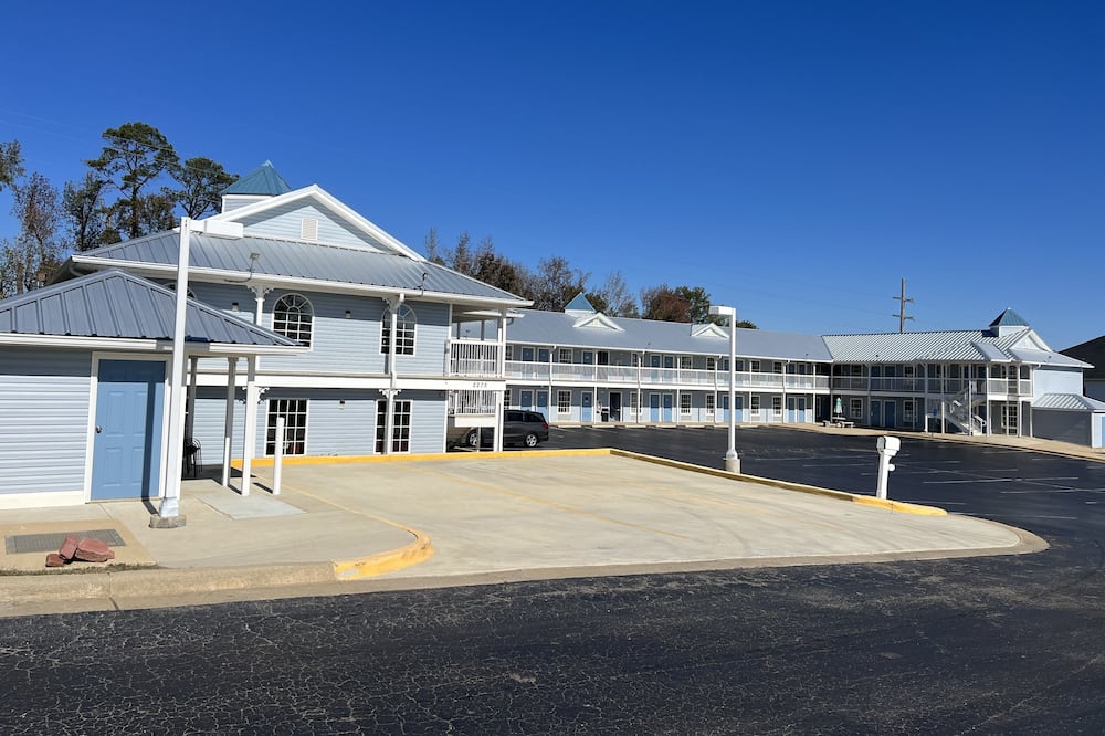 Key West Inn - Millbrook