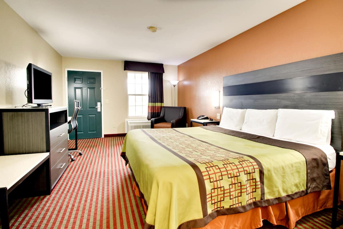 iron/ironing board, free wifi