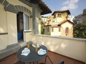 2 restaurants, dinner served - Hotel Residence Villa Tassoni (Rome)
