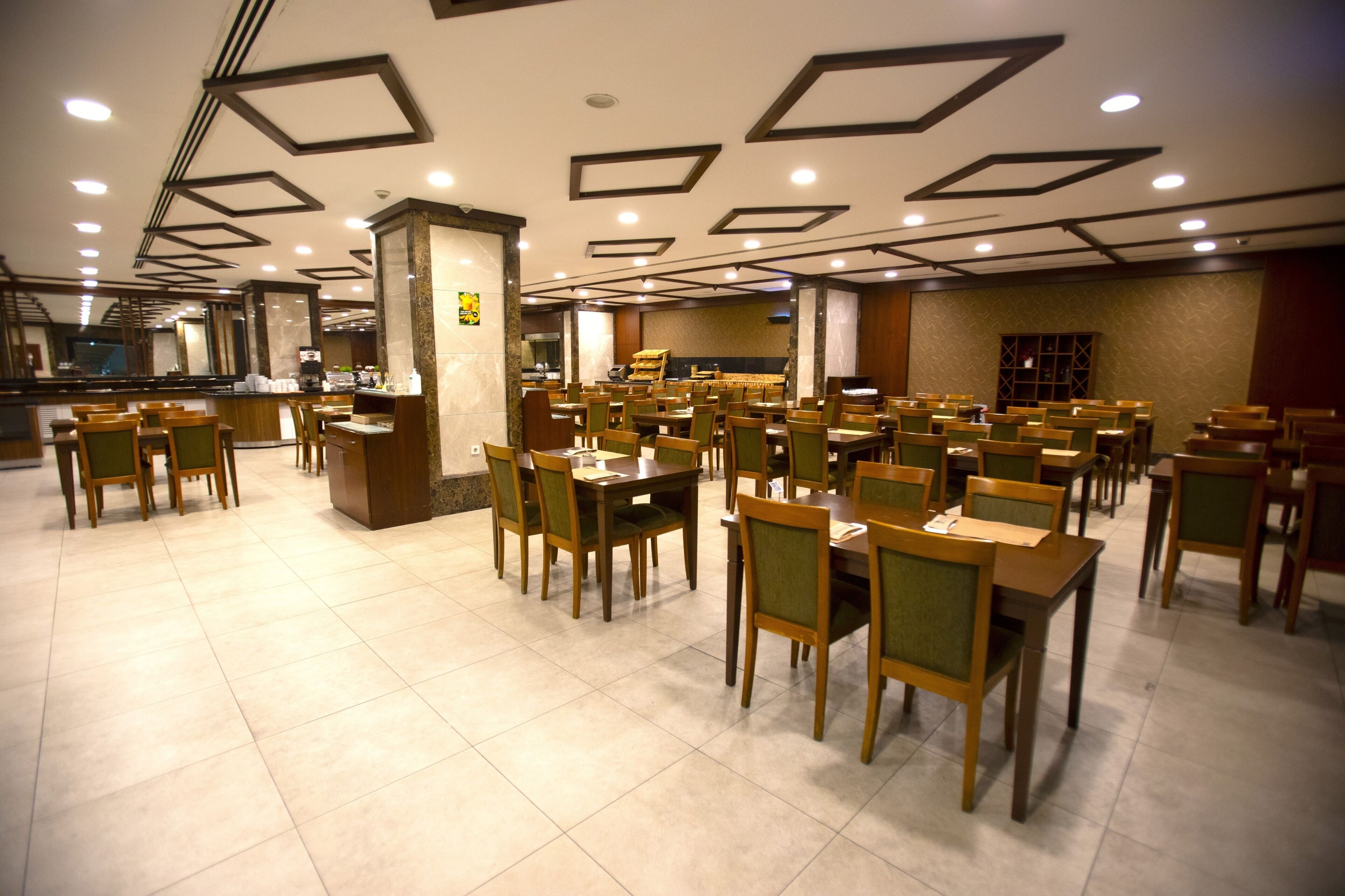 Daily buffet breakfast for a fee