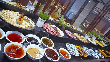 Desayuno buffet todos los días (con cargo)