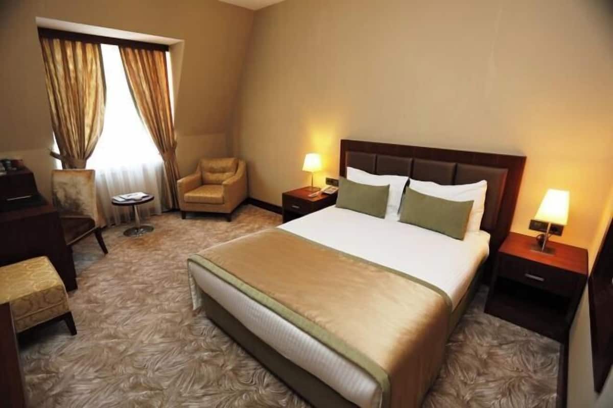 1 Schlafzimmer, Minibar, Zimmersafe, Schreibtisch
