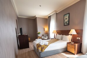 Standard dubbelrum | 1 sovrum, minibar, värdeförvaringsskåp på rummet och skrivbord