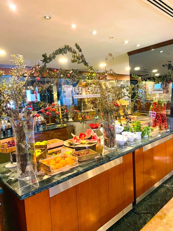Daily buffet breakfast for a fee - The Green Park Bostancı (Istanbul)
