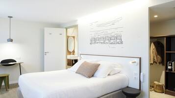 Quarto casal premier, 1 quarto | Roupas de cama premium, individualmente decorados, escrivaninha