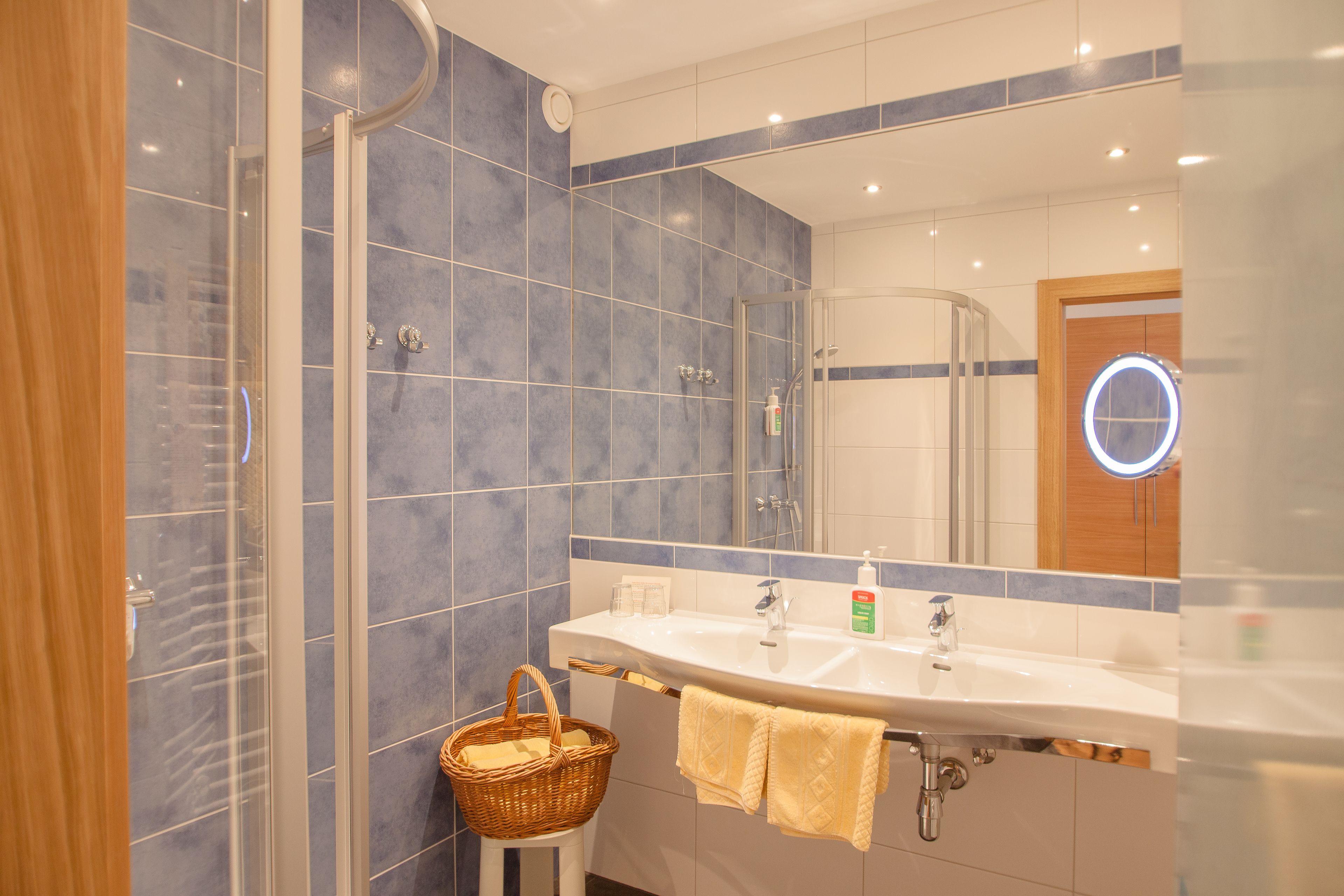 comfort double room, balcony, mountain view | bathroom | shower, free toiletries, hair dryer, bathrobes