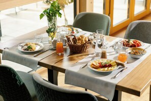 Dagelijks ontbijtbuffet (toeslag)