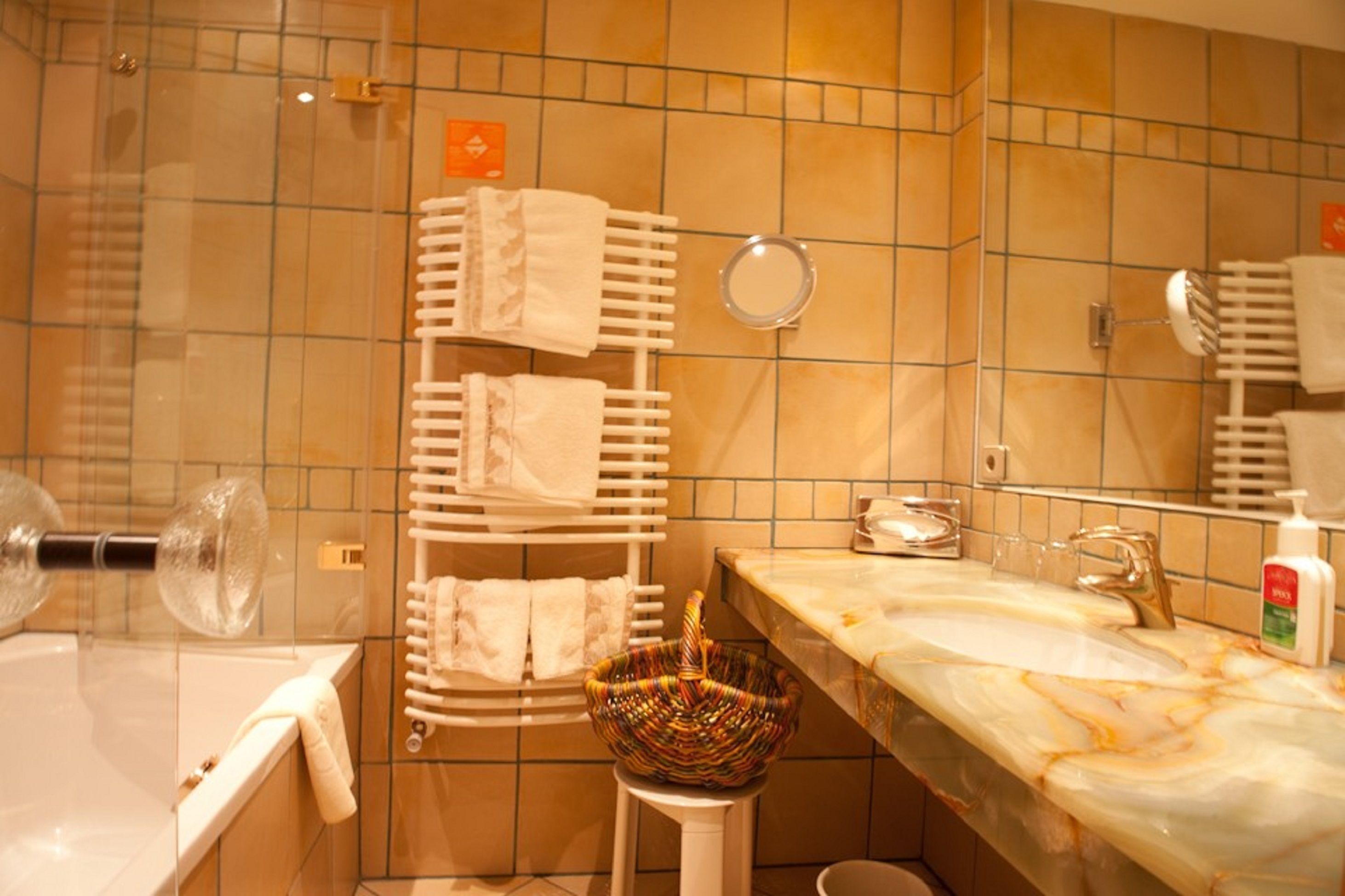standard suite, mountain view (themenzimmer sonne, mond, erde, venus) | bathroom | shower, free toiletries, hair dryer, bathrobes