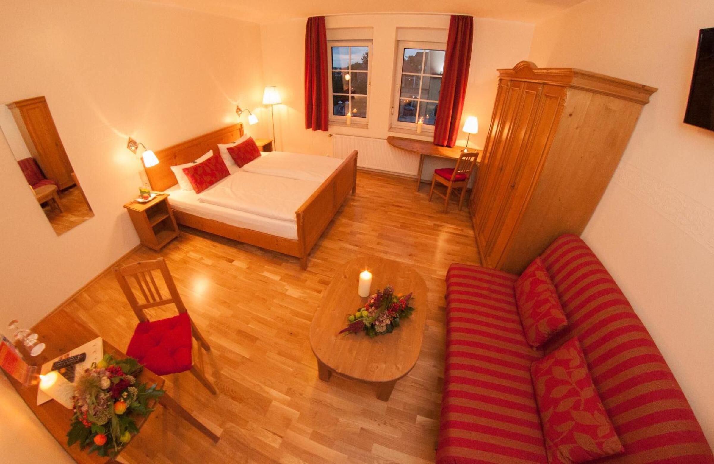 in-room safe, desk, free wifi