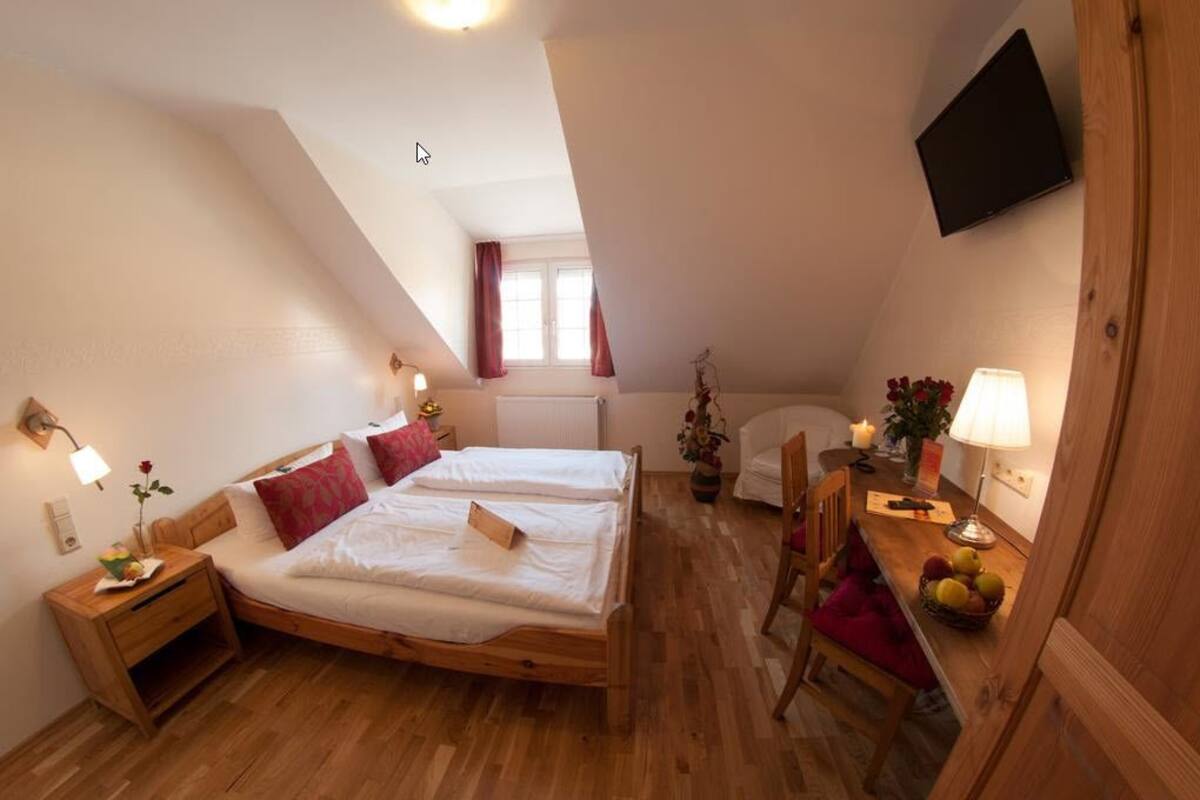 Coffres-forts dans les chambres, bureau, Wi-Fi gratuit