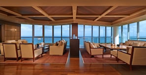 Frette Italian sheets, premium bedding, minibar, in-room safe - The Setai (Miami Beach)