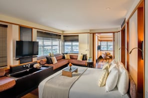 Suite, 1 Bedroom, City View (Art Deco Building) | Frette Italian sheets, premium bedding, minibar, in-room safe