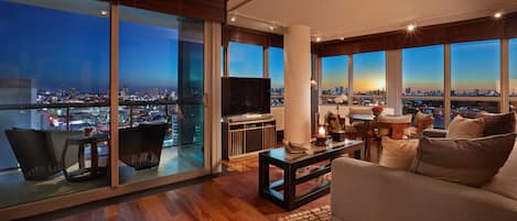 Suíte, 2 quartos, vista para a cidade (Ocean Suites) | Lençóis italianos Frette, roupas de cama premium, frigobar