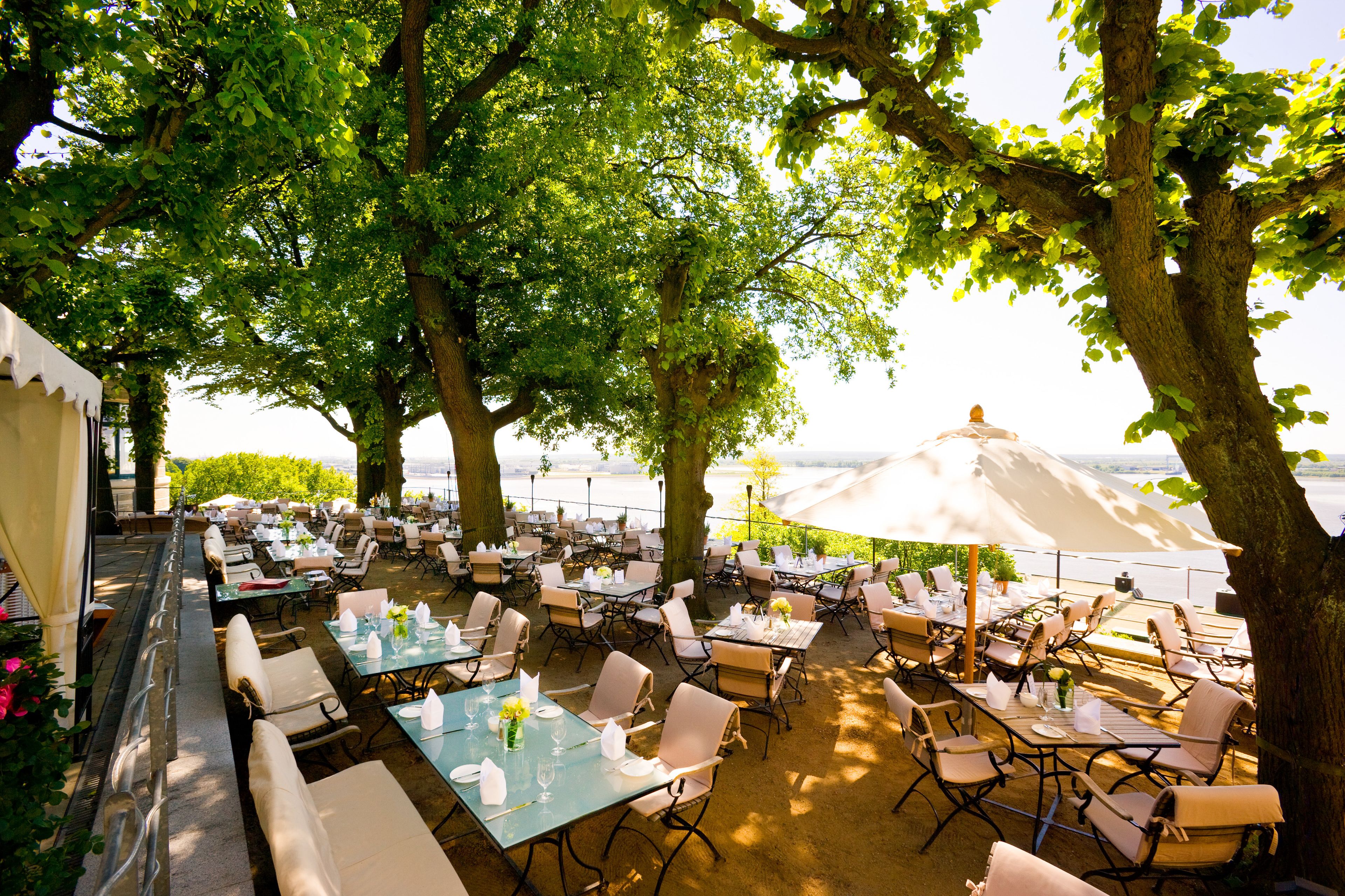 dinner served, french cuisine, al fresco dining