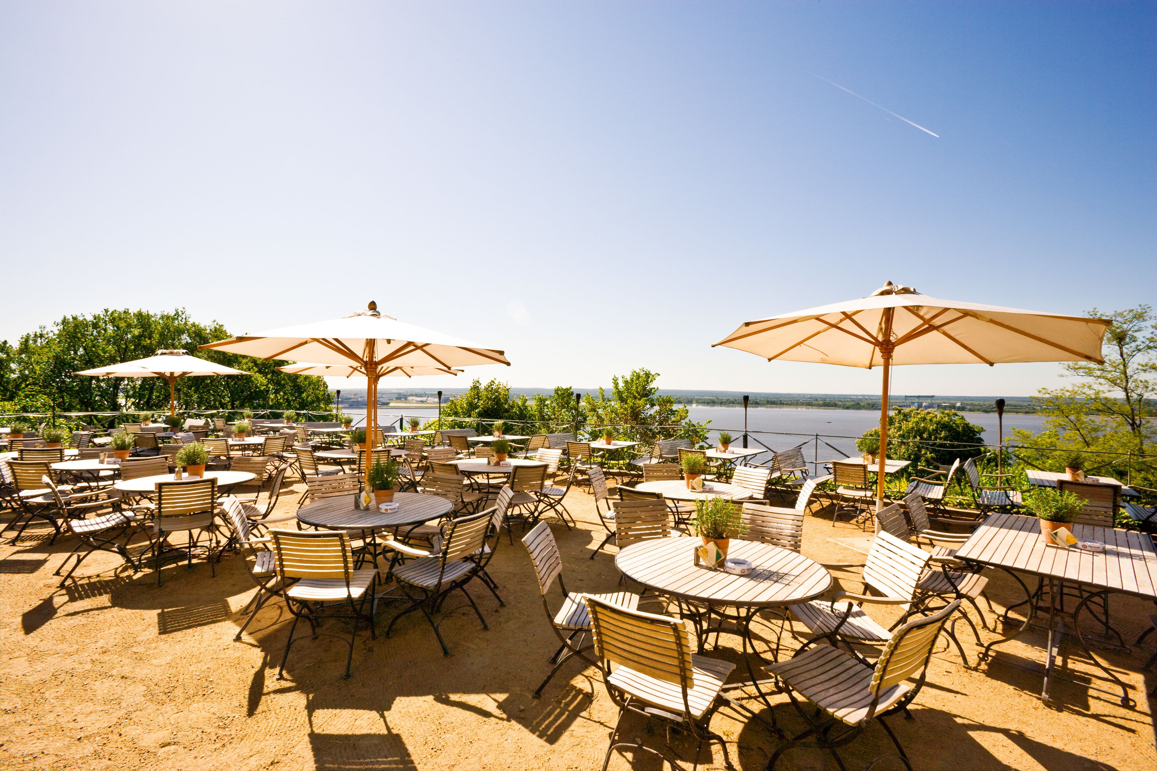 dinner served, french cuisine, al fresco dining