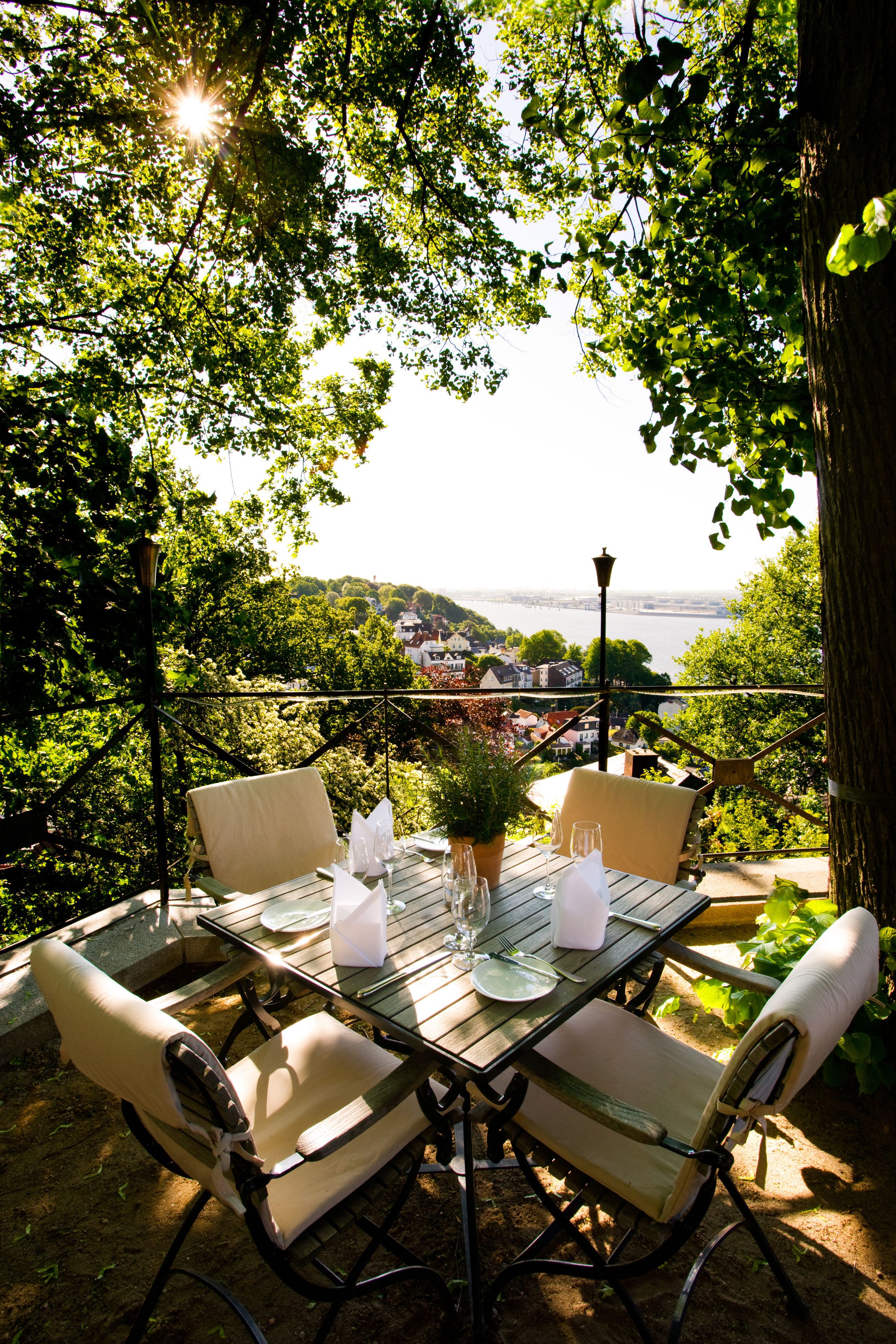 dinner served, french cuisine, al fresco dining