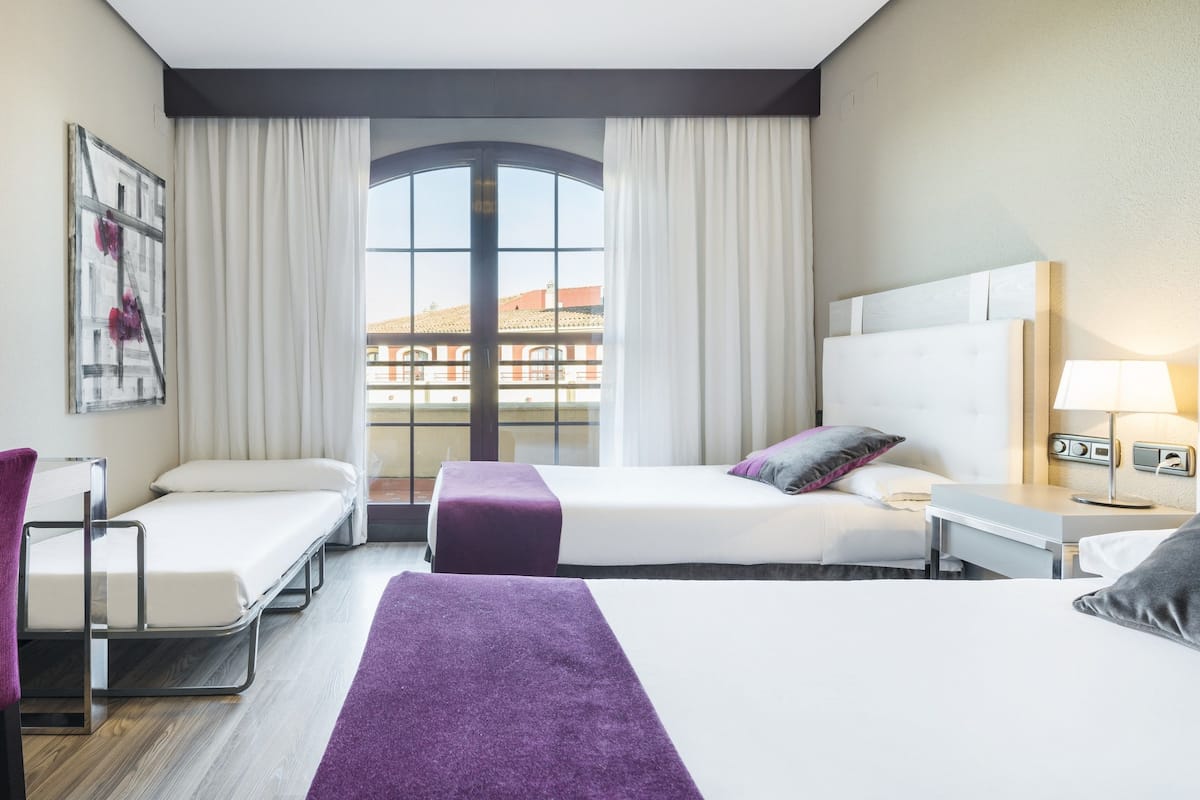 minibar, in-room safe, desk, laptop workspace