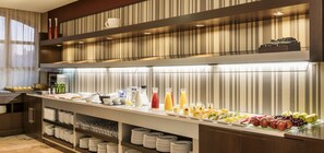 Desayuno buffet todos los días (con cargo) 