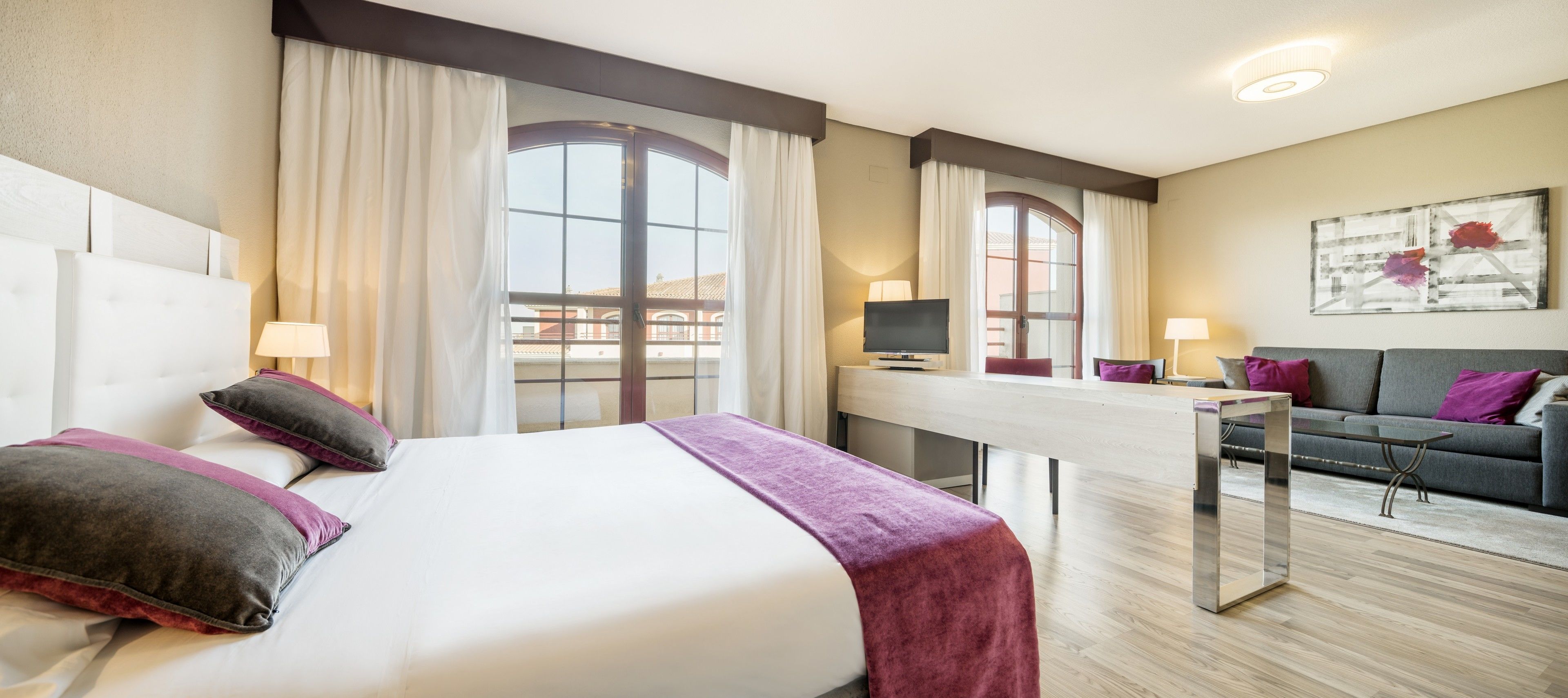 family room (2 adults + 2 children) | minibar, in-room safe, desk, laptop workspace