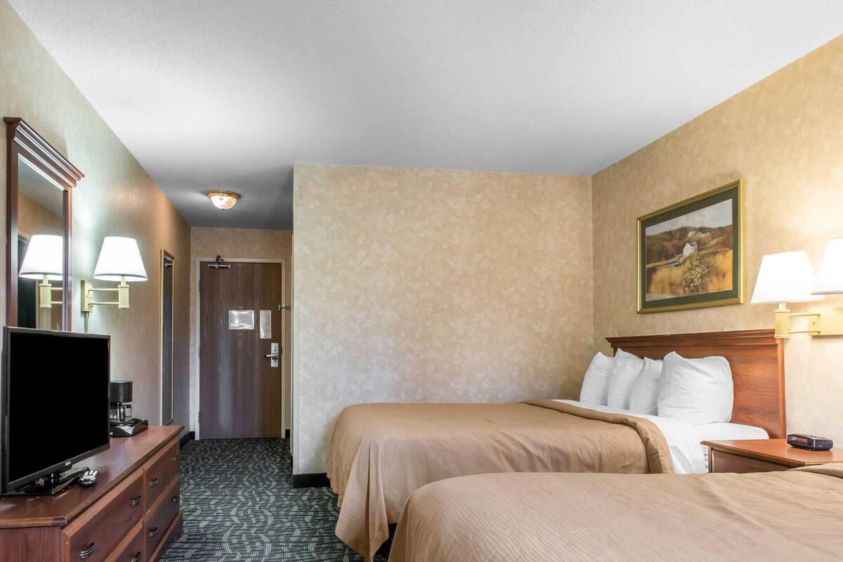 Standard Room, 2 Queen Beds, Non Smoking | Iron/ironing board, WiFi (free), alarm clocks, bed sheets