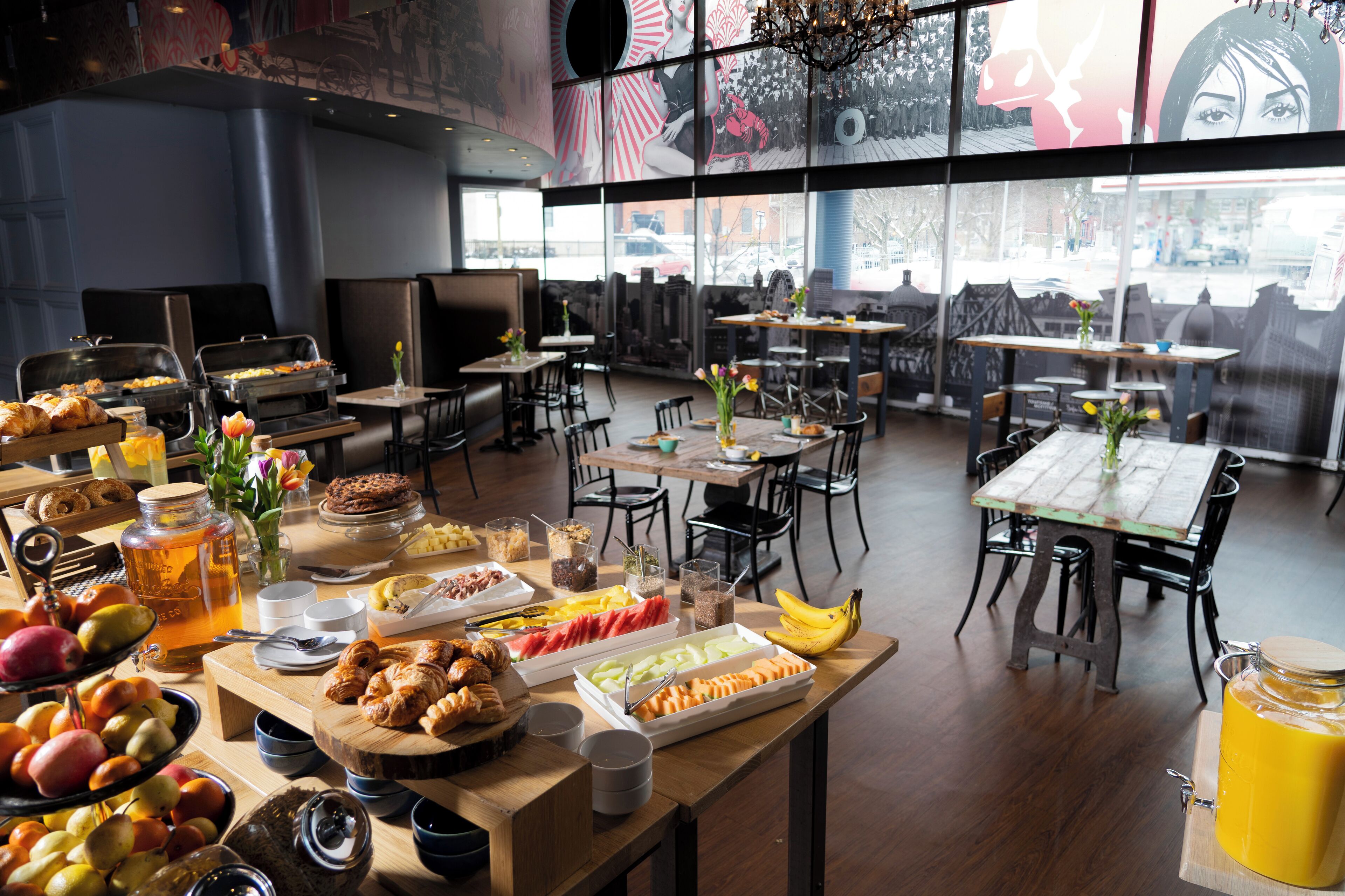 朝食 (ビュッフェ)、毎日提供 (有料)