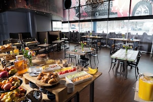 Daily buffet breakfast for a fee
