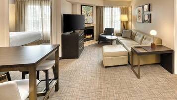 Suite, Multiple Beds | Frette Italian sheets, premium bedding, pillow-top beds