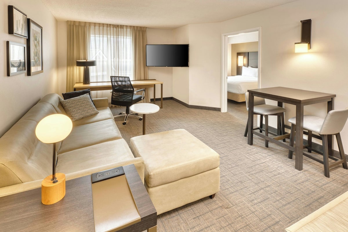 Suite, 1 grand lit et 1 canapé-lit | 1 chambre, draps italiens de Frette, literie de qualité