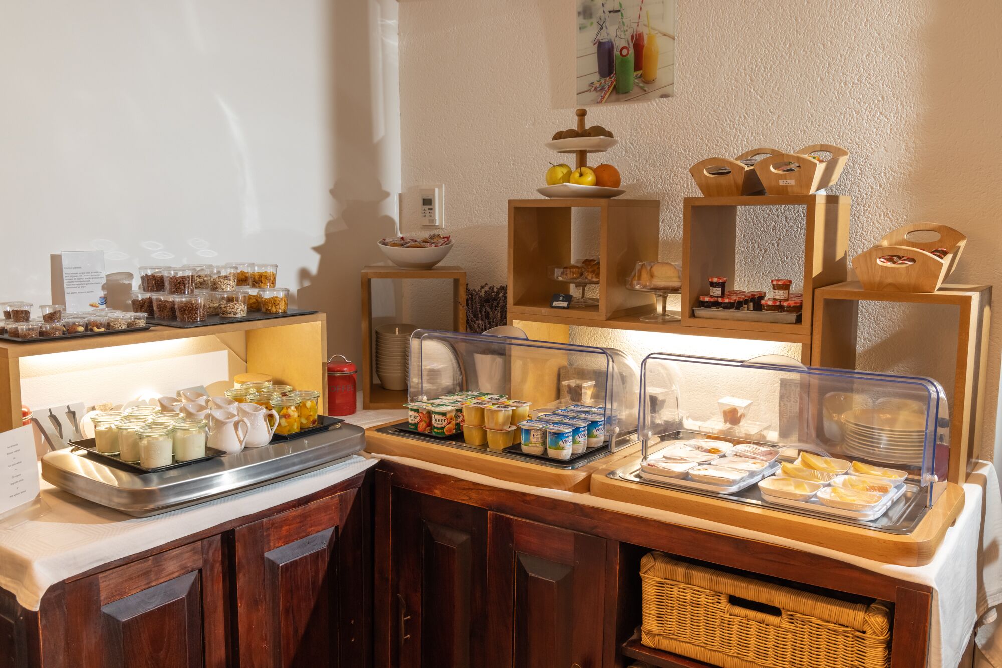 daily buffet breakfast (eur 13.90 per person)