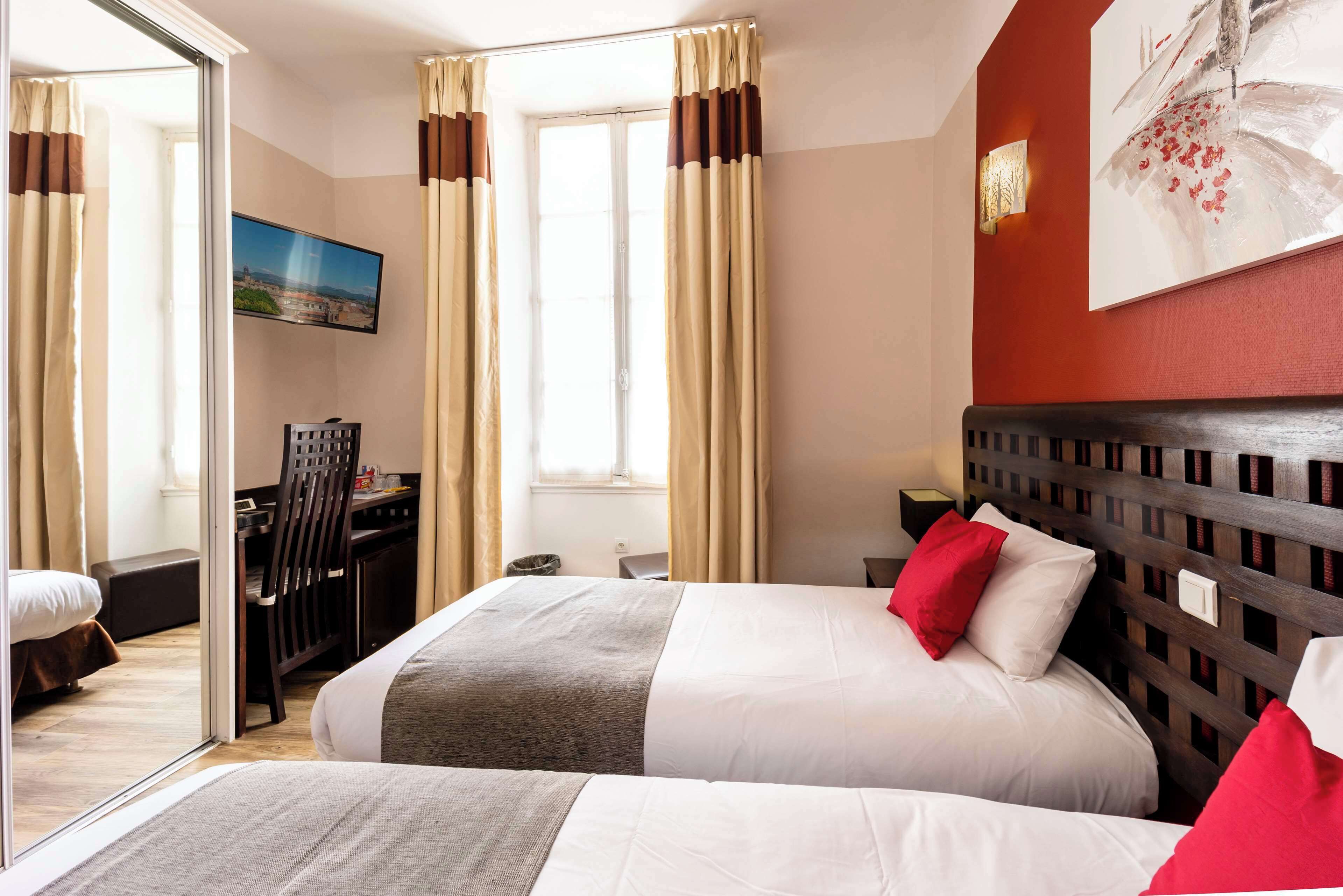 Minibar, in-room safe, desk, soundproofing