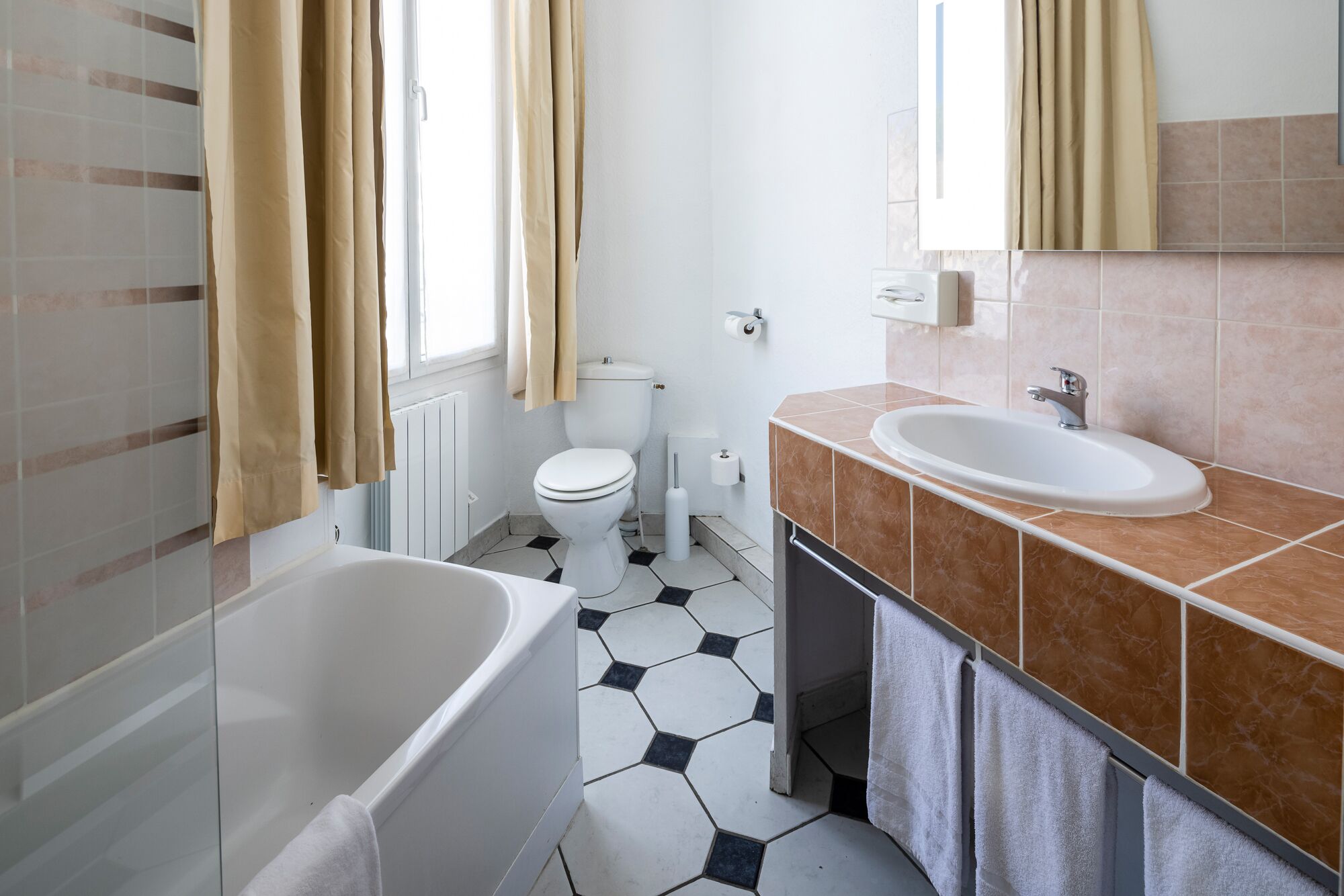 family room, multiple beds, non smoking, city view | bathroom | free toiletries, hair dryer, towels