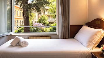 Eenvoudige eenpersoonskamer | Italiaanse Frette-lakens, luxe beddengoed, donzen dekbedden