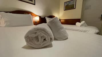 Shower, free toiletries, hair dryer, bidet