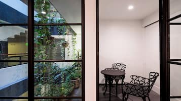 Chambre Supérieure, 2 grands lits | Terrasse/Patio