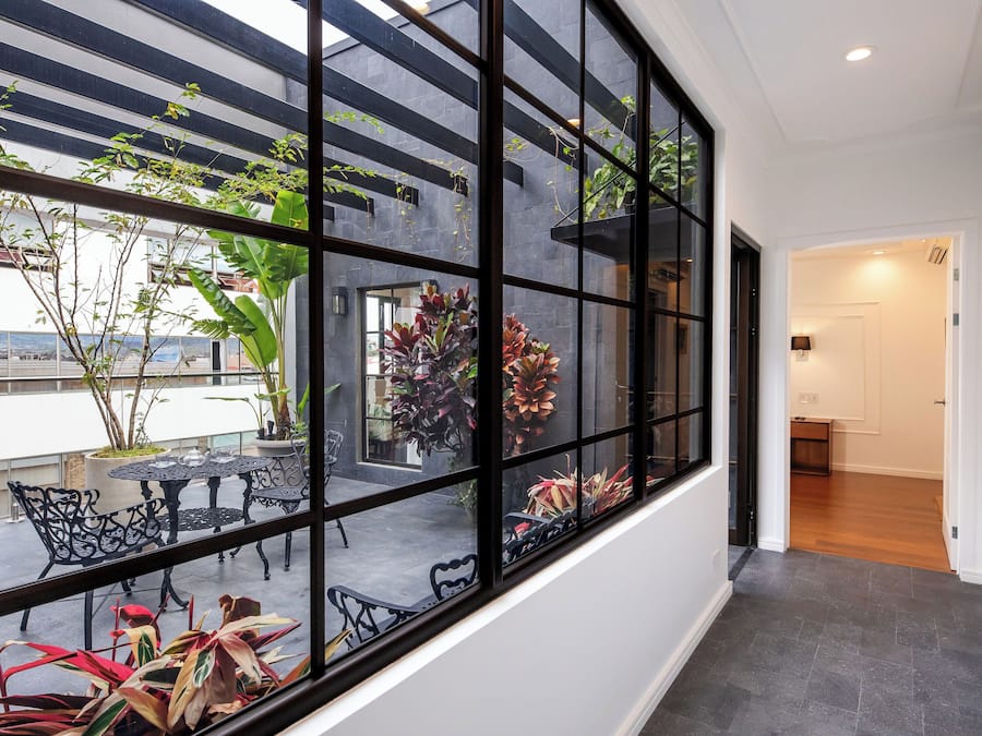 Quarto design, 1 cama Queen (La Dama Elegante) | Roupas de cama premium, edredons de pluma, cofres nos quartos