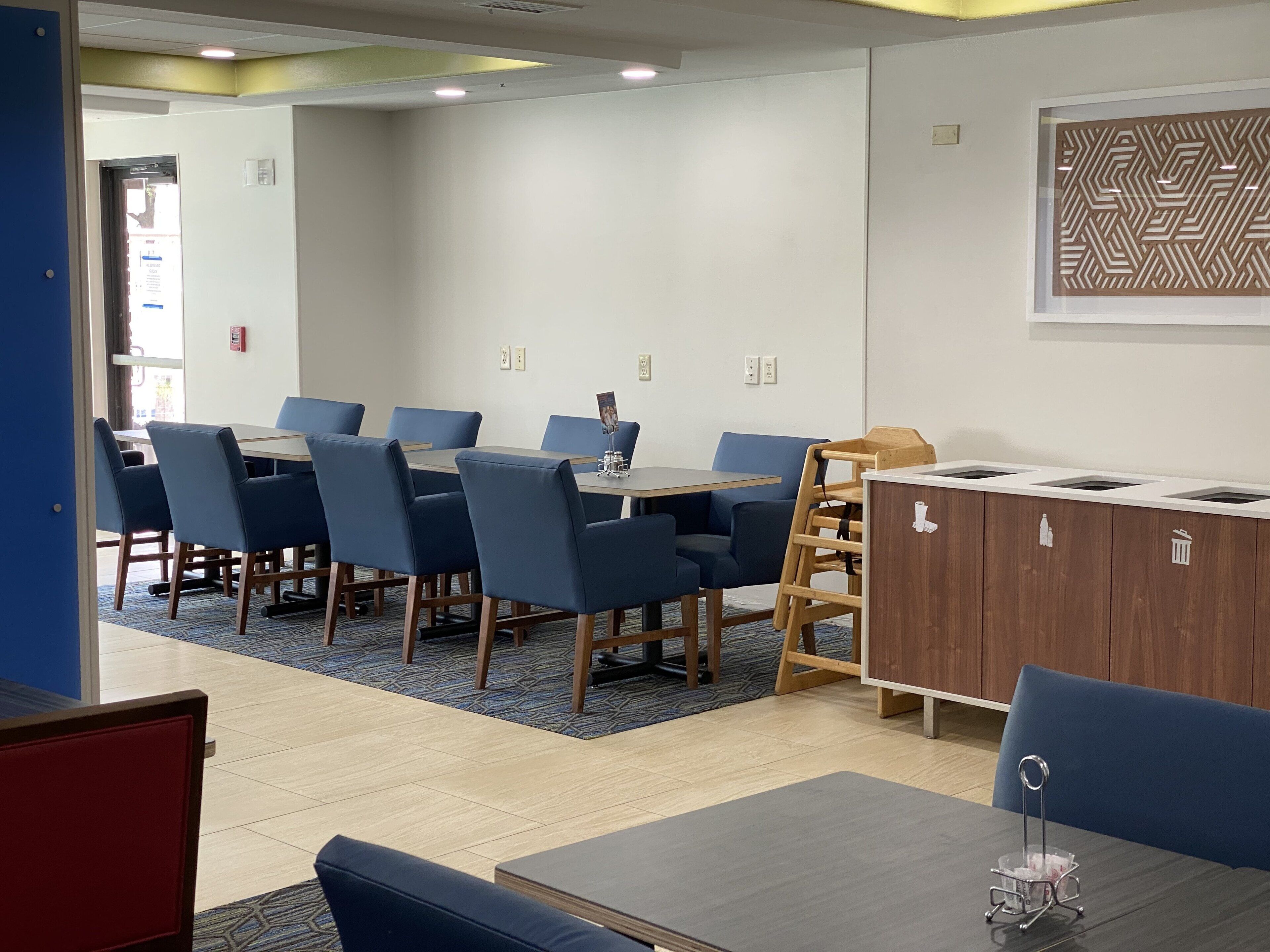 free daily full breakfast