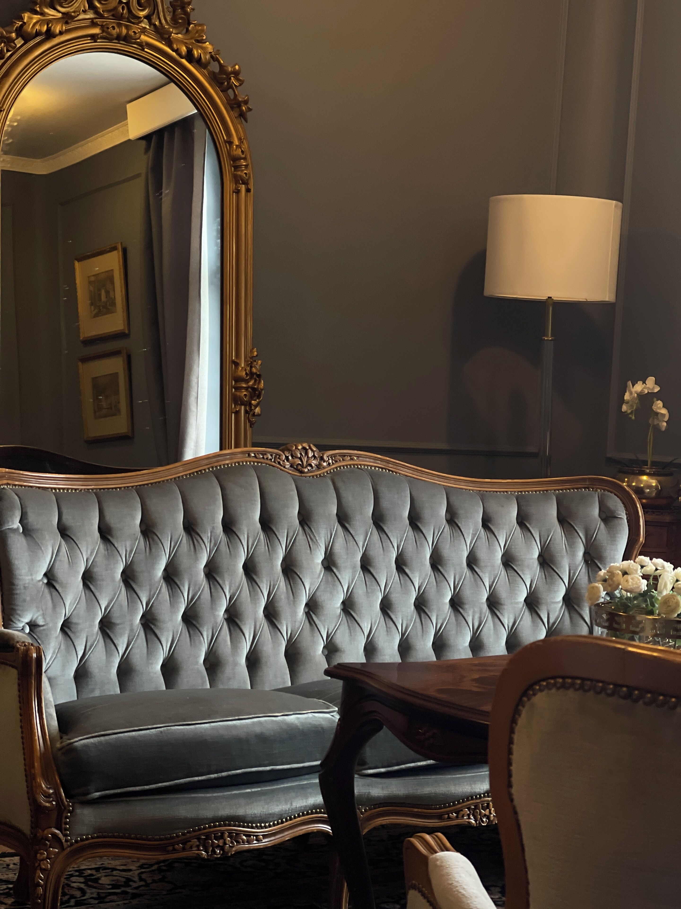 Suite | Ropa de cama hipoalergénica, edredón, escritorio y cortinas blackout 